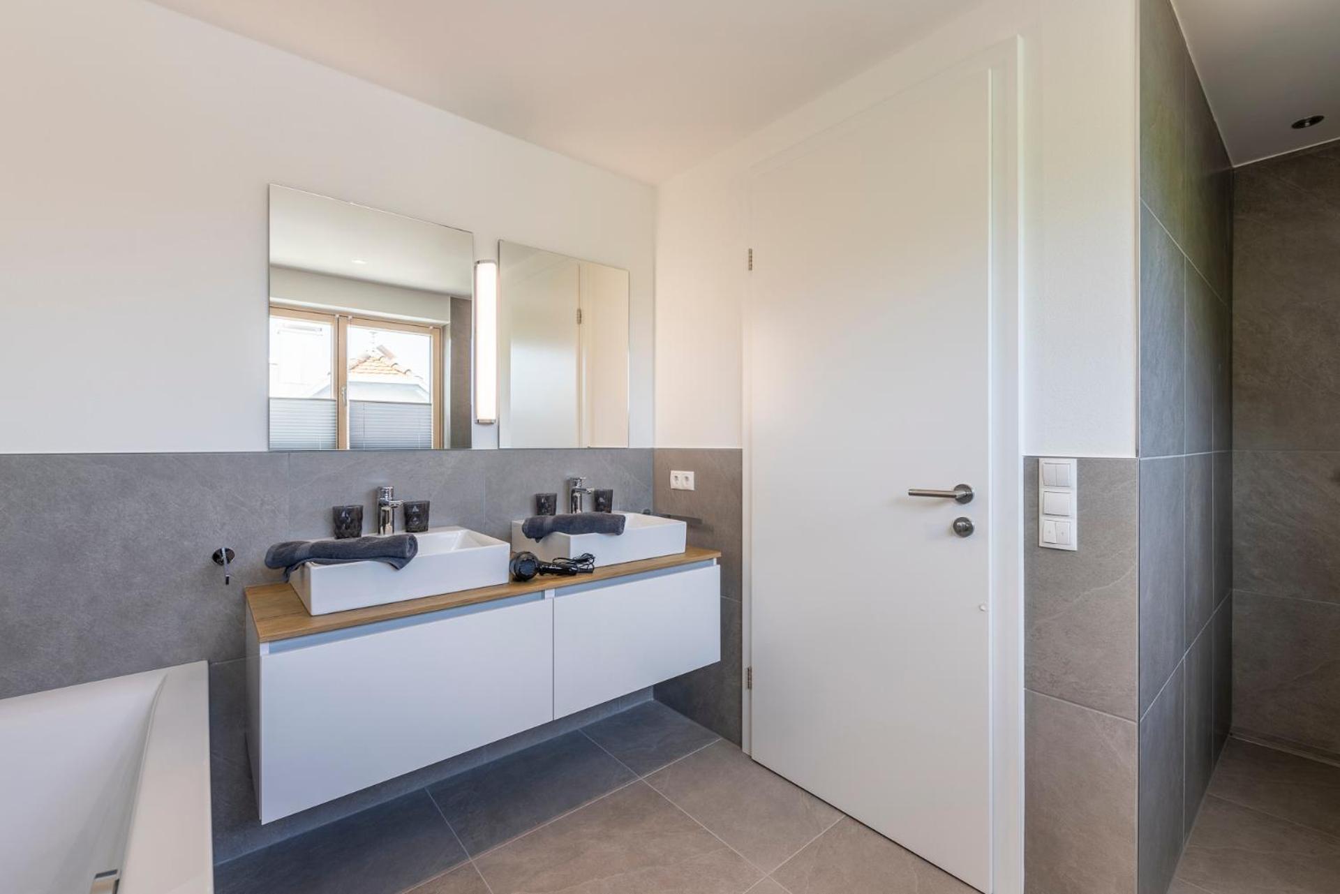 Bodensee Bergblick Suite ロッハウ・バイ・ブレゲンツ エクステリア 写真